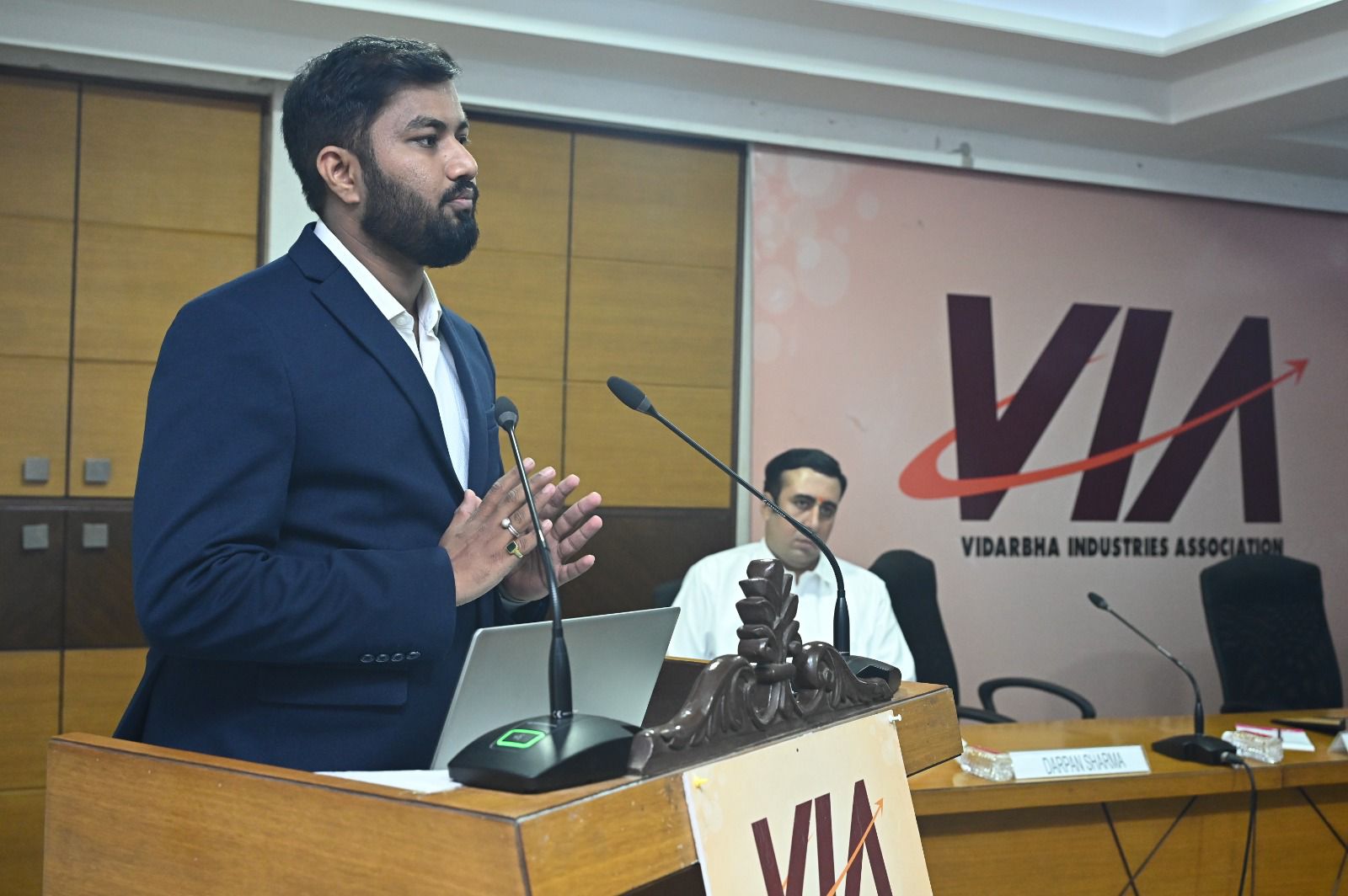 Dais at the VIA session on industrial incentives